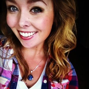 Meet your Posher, Brooke